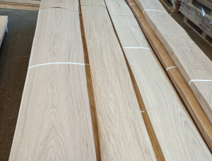 Oak Natural Veneer 300 mm x 200 mm x 6 mm