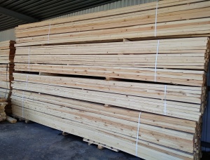 Lumber KD Pine 50 mm x 150 mm x 6 m