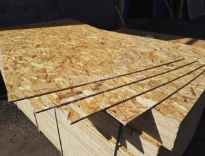 OSB-3 定向的刨花板 12 mm x 1250 mm x 2500 mm
