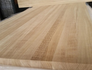 家具面板胶合（不连续五线谱） 橡木 20 mm x 1220 mm x 3500 mm