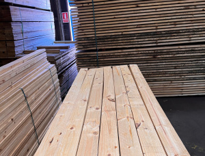 35 mm x 150 mm x 4000 mm KD R/S Heat Treated Taeda Pine Lumber