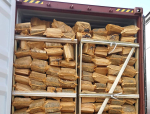 Kammergetrocknetes Kaminholz Eiche 70 mm x 250 mm