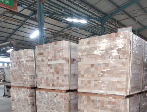 50 mm x 150 mm x 1250 mm KD S4S Heat Treated Balsa tree Lumber