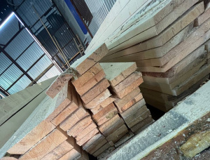 100 mm x 100 mm x 6000 mm   Epicea-pin (S-P) Poutre
