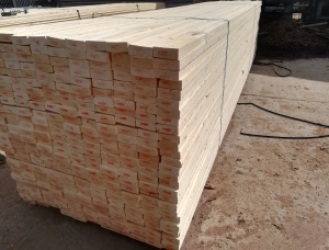 38 mm x 100 mm x 5100 mm KD R/S Heat Treated European spruce Lumber