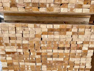 32 mm x 100 mm x 2400 mm  建築材 云杉 - 松 - 冷杉 (SPF) S4S KD