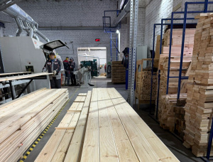 Scots Pine Anti-slip decking KD 28 mm x 140 mm x 6000 mm