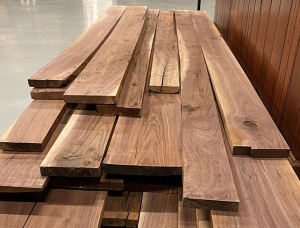 50 mm x 150 mm x 10 mm KD S4S Heat Treated Walnut Lumber