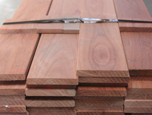 20 mm x 200 mm x 6000 mm KD R/S Heat Treated Ironbark Lumber