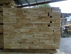 27 mm x 350 mm x 1950 mm KD R/S  Oak Lumber