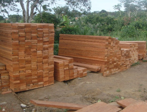 80 mm x 120 mm x 2500 mm  建築材 古夷苏木 S4S AD