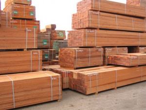 100 mm x 210 mm x 6000 mm Hitzebehandelt Eingefasstes Brett Padouk (Camwood R/S AD