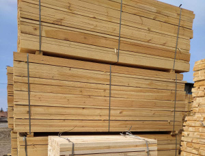 50 mm x 150 mm x 6000 mm  Eingefasstes Brett Waldkiefer R/S KD