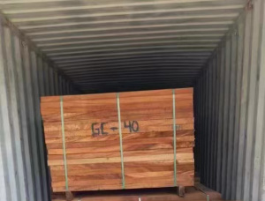 75 mm x 90 mm x 2450 mm Não tratada Madeira serrada de Saman