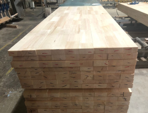 家具面板胶合（不连续五线谱） 松木 40 mm x 600 mm x 6000 mm