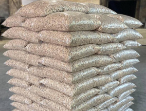 Holzpellets  Eiche 5 mm x 40 mm