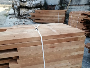 30 mm x 100 mm x 2000 mm KD S4S Heat Treated Oak Lumber