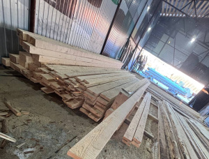 100 mm x 100 mm x 6000 mm   Epicea-pin (S-P) Poutre
