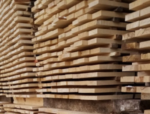 28 mm x 106 mm x 3000 mm  Eingefasstes Brett Birke S4S KD