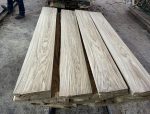 30 mm x 200 mm x 2000 mm KD S4S  Oak Lumber