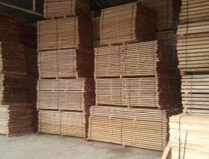 White Oak Lumber KD 27 mm x 80 mm x 300 mm