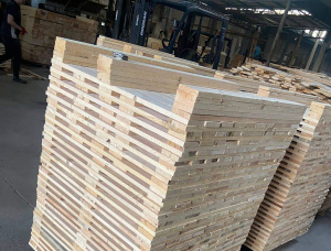 Common Black Alder Wooden Pallet 3000 mm x 200 mm x 2 mm