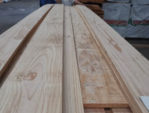 32 mm x 150 mm x 4800 mm  Eingefasstes Brett Radiata Pine R/S KD