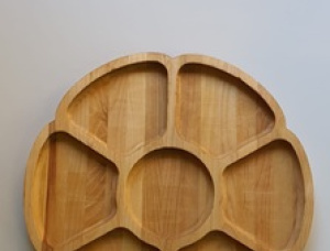木质多格餐盘 卷曲的形状 垂枝桦 320 mm x 320 mm x 20 mm