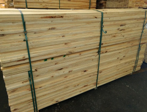 38 mm x 200 mm x 3660 mm  Eingefasstes Brett Taeda Pine R/S KD