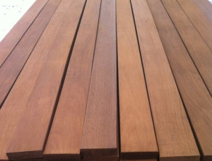50 mm x 150 mm x 6000 mm Hitzebehandelt Eingefasstes Brett Fichte-Kiefer (S-P) S2S KD