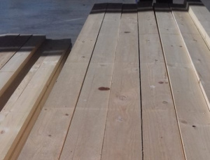 22 mm x 150 mm x 400 mm KD S2S Heat Treated Scots Pine Lumber