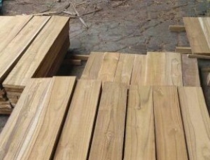 Teak Lumber AD 20 mm x 160 mm x 1200 mm