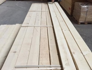 European Pine Lumber KD 22 mm x 100 mm x 157 in