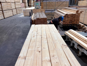 25 mm x 100 mm x 4000 mm KD R/S Heat Treated Taeda Pine Lumber