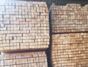 50 mm x 150 mm x 3000 mm 热处理建築材绿柄桑木