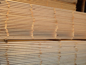 40 mm x 150 mm x 4000 mm KD R/S Heat Treated European spruce Lumber