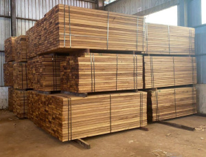 50 mm x 150 mm x 6000 mm İşlem görmemiş Iroko Kereste