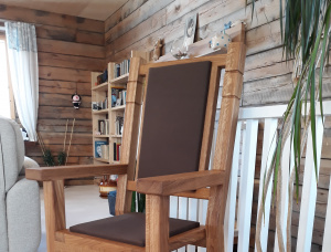 Oak semi-soft armchair