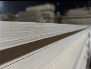20 mm x 95 mm x 3000 mm  木螺柱 云杉 KD