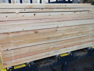 48 mm x 150 mm x 5400 mm  Eingefasstes Brett Sibirische Fichte R/S KD