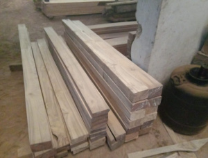 Stehendes Holz Teak und Teak 2000 m<sup>3</sup>