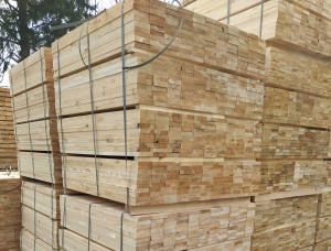 50 mm x 150 mm x 6000 mm  Eingefasstes Brett Waldkiefer R/S KD