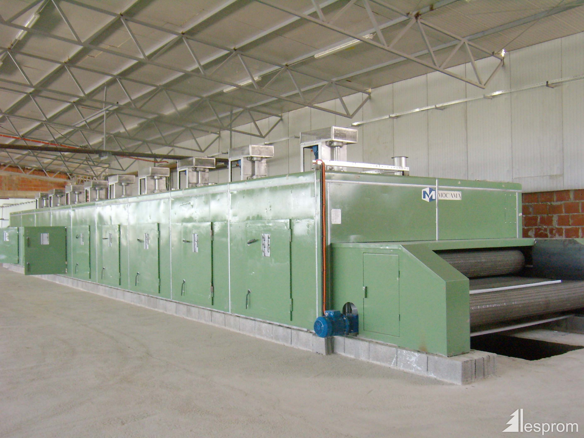 Сушка шпону. Сушилка fezer для шпона бразильская. Сушильная камера шпона raute. Сушилка шпона raute линия сушки. Сушка шпону.