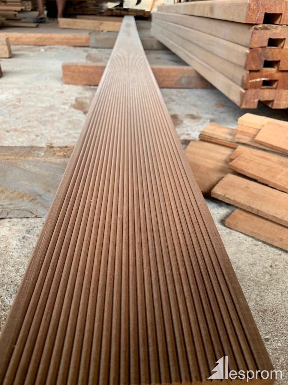 防滑飾面板双柱苏木21 Mm X 145 Mm X 1900 Mm