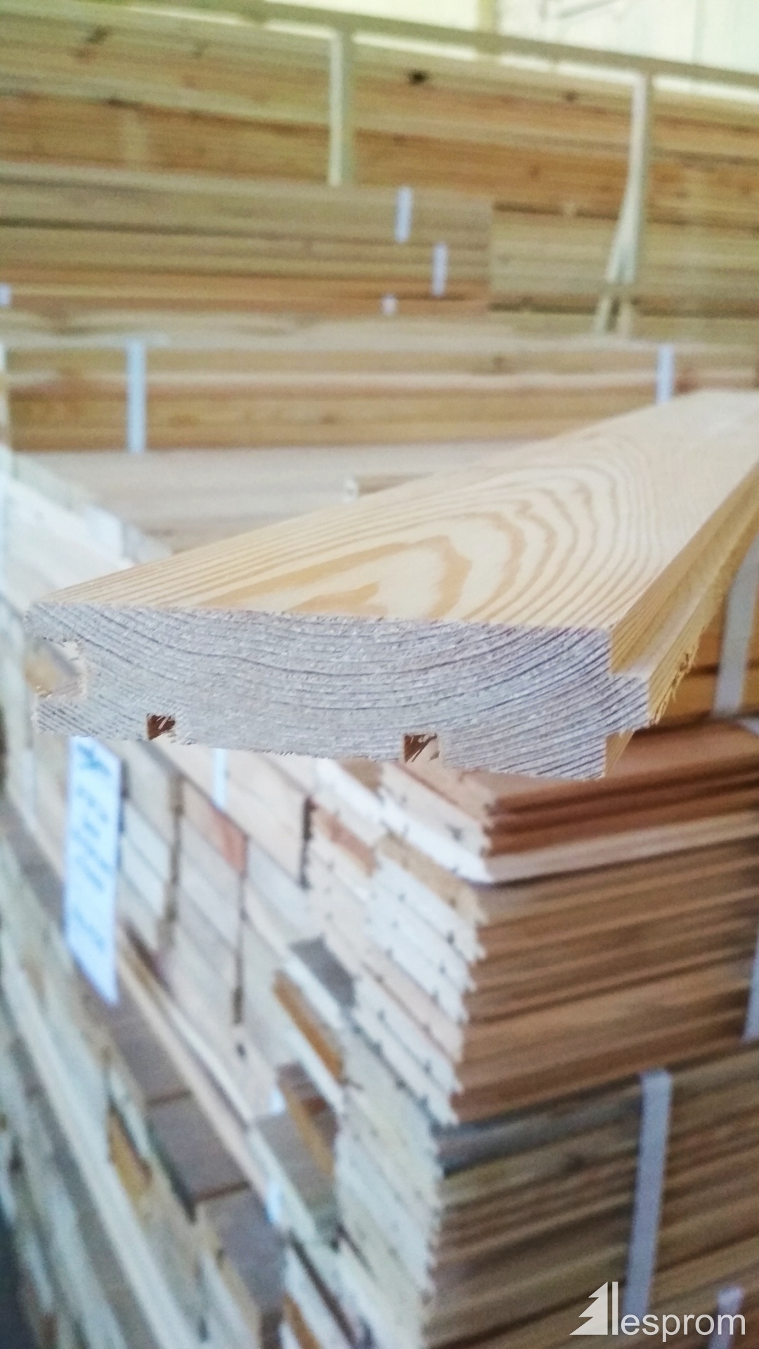 Монтаж паркетной доски. Коробка мдф 26*70*2050мм. Кд пол. Монтаж спортивного паркета. Доска шпунтованная 28х120.