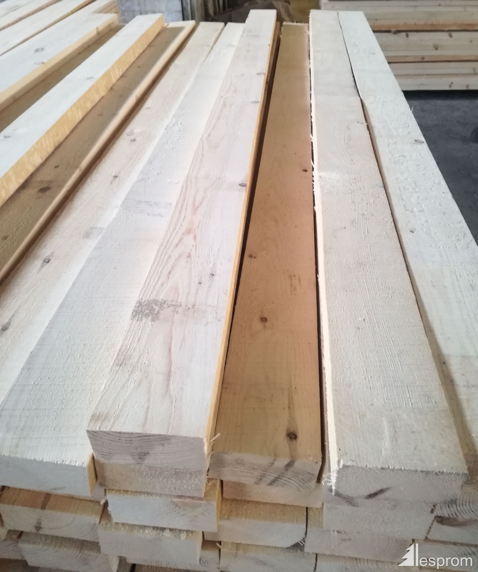 32 mm x 150 mm x 6000 mm KD R/S Heat Treated SprucePine (SP) Lumber