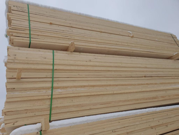 53 mm x 153 mm x 6050 mm KD  European spruce Lamella