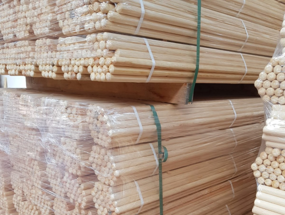 Scots Pine Wooden Shafts 40 mm x 1200 mm