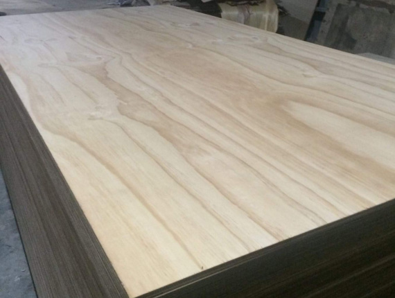 Sanded Eucalyptus Interior Plywood 2440 mm x 1220 mm x 12 mm