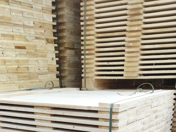 European spruce Pallet timber 22 mm x 98 mm x 1.2 m